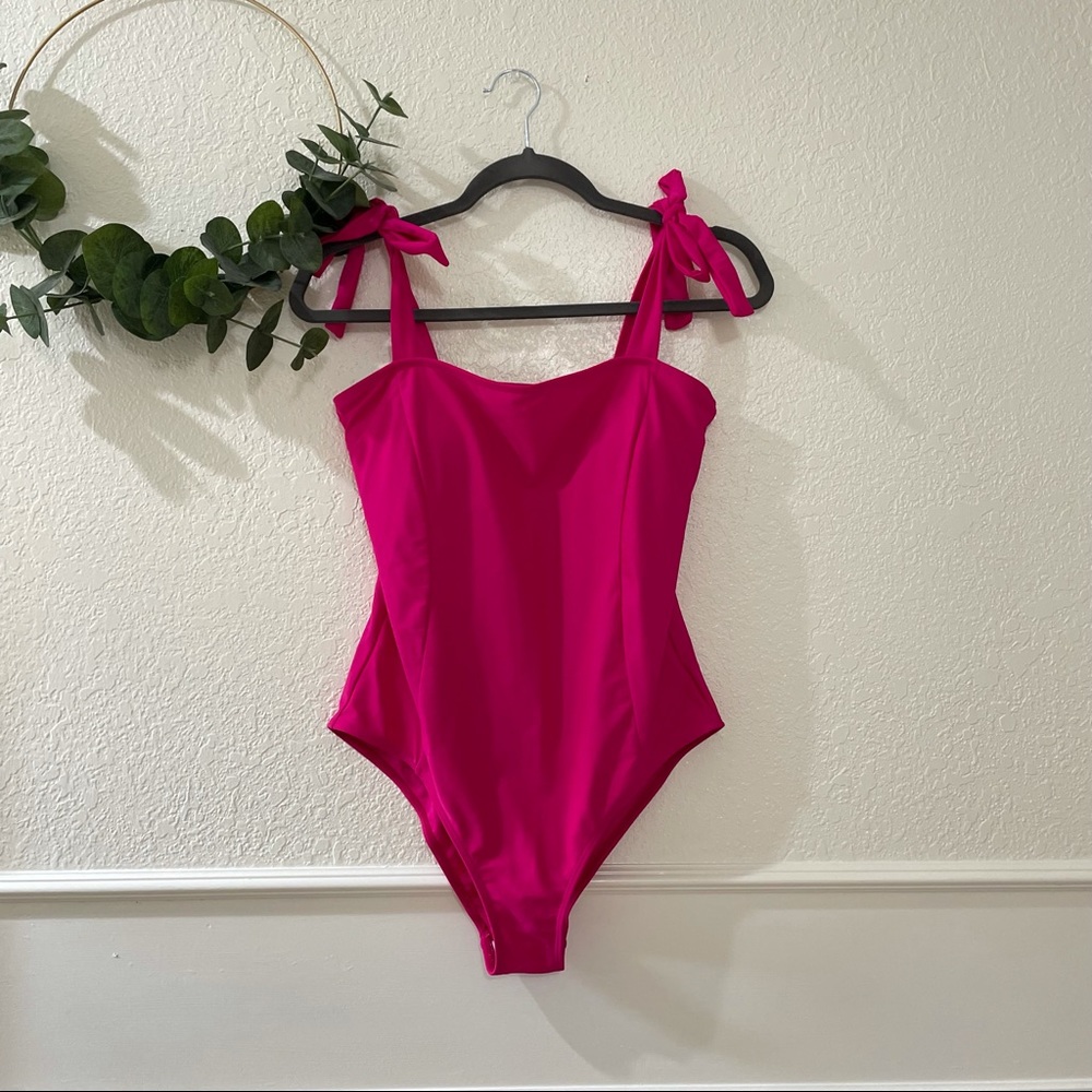 Hot pink strap tie one piece swimsuit - Picture 2 of 5